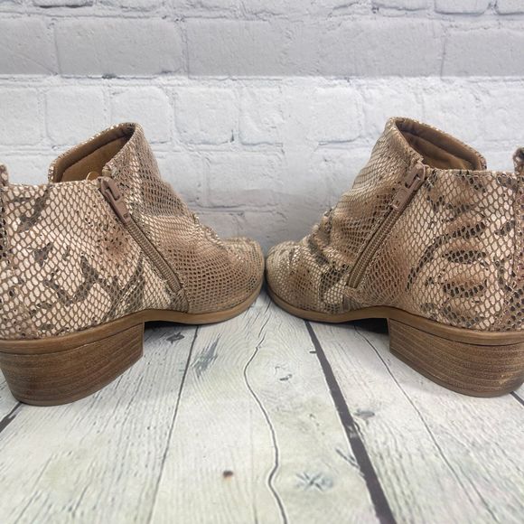 Baretraps Booties Women's Size 7.5 Brown Animal Print Snake Ankle Boots Shoes - Picture 6 of 14